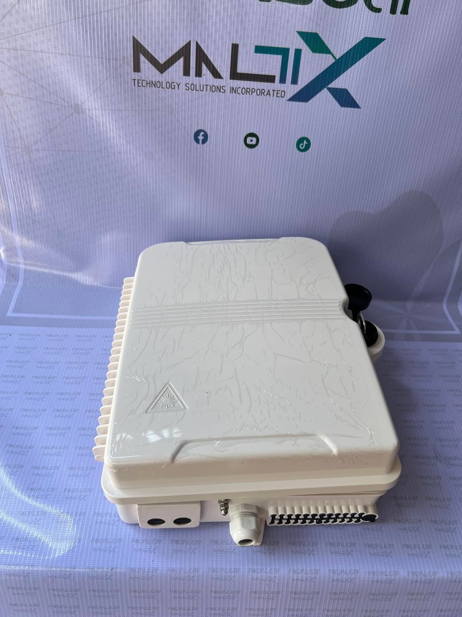 OTB -E24 white
